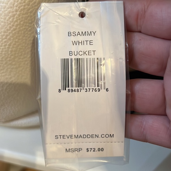 Steve Madden BSAMMY- White Bucket Purse - Picture 10 of 10